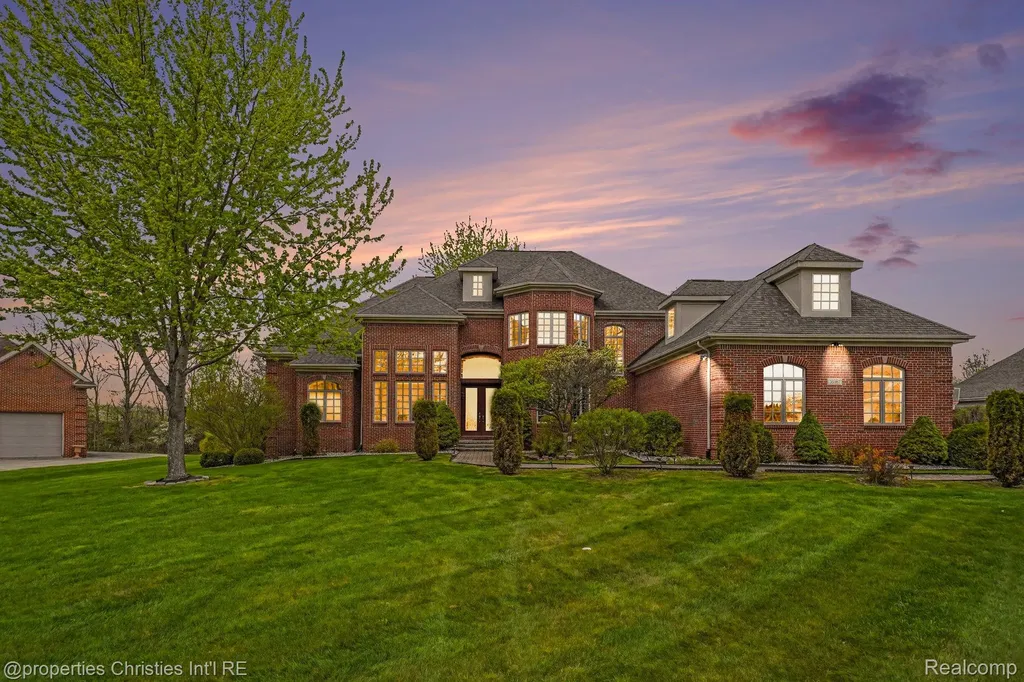 16987 Kings Fairway Lane Grand Blanc City MI 48439