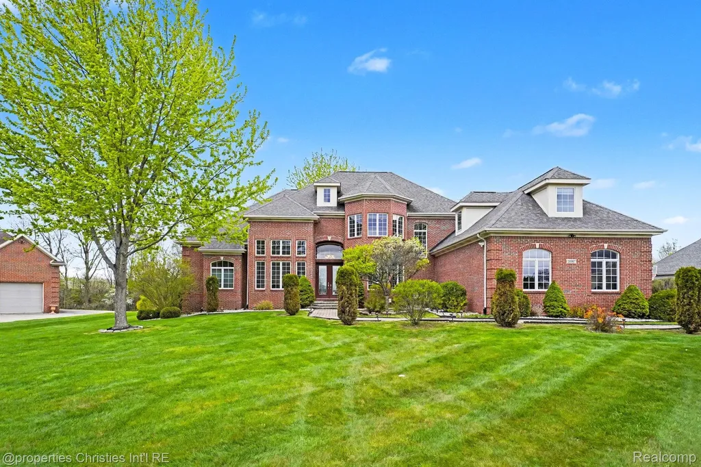 16987 Kings Fairway Lane Grand Blanc City MI 48439