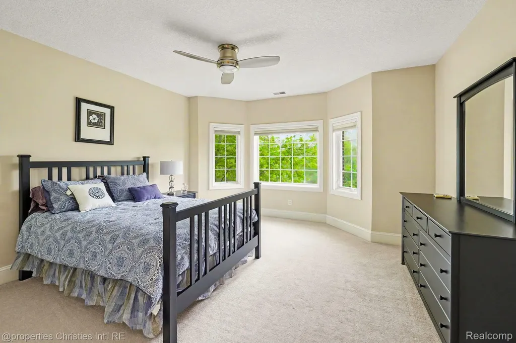 16987 Kings Fairway Lane Grand Blanc City MI 48439