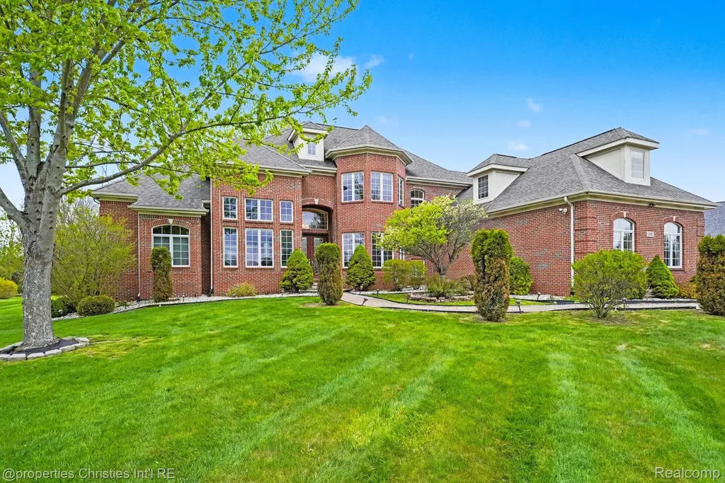 16987 Kings Fairway Lane Grand Blanc City MI 48439
