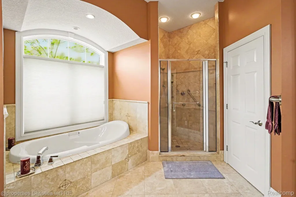 16987 Kings Fairway Lane Grand Blanc City MI 48439