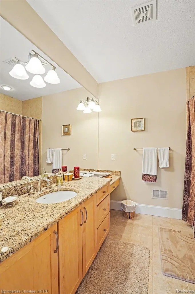 16987 Kings Fairway Lane Grand Blanc City MI 48439