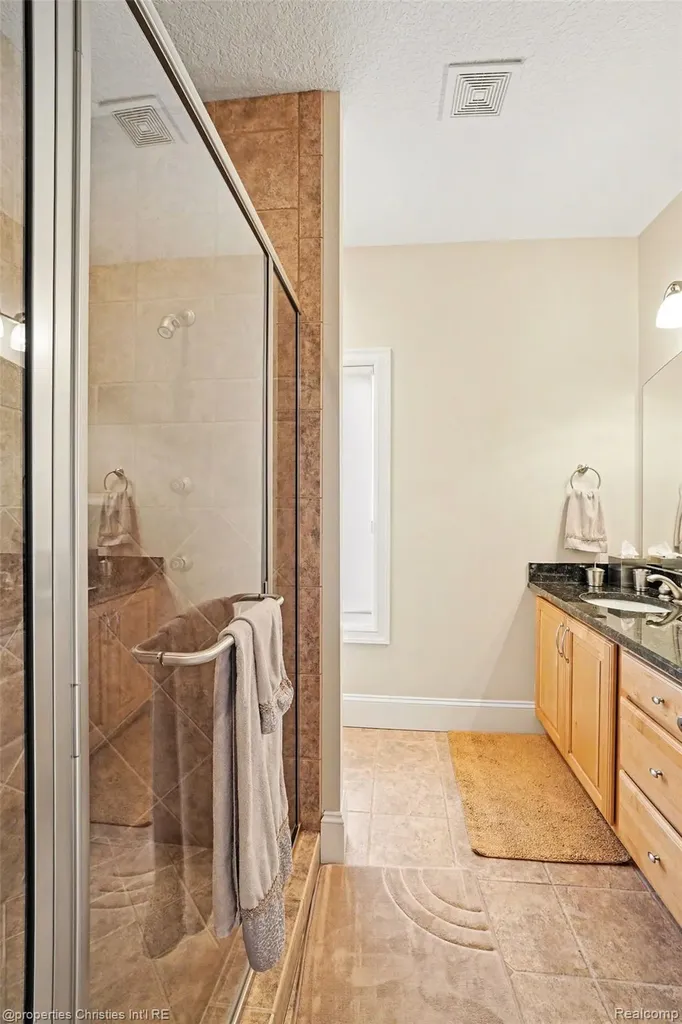 16987 Kings Fairway Lane Grand Blanc City MI 48439