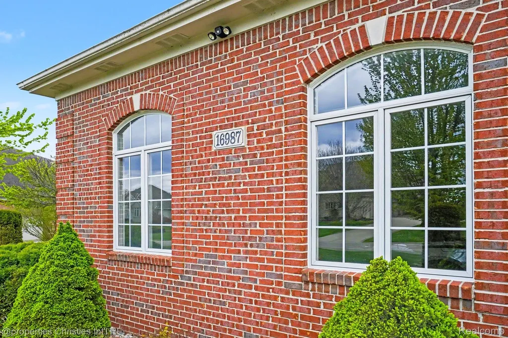 16987 Kings Fairway Lane Grand Blanc City MI 48439