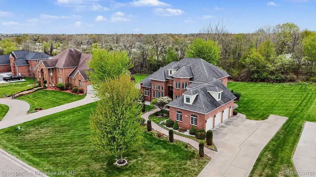 16987 Kings Fairway Lane Grand Blanc City MI 48439