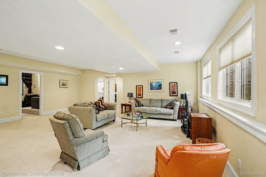16987 Kings Fairway Lane Grand Blanc City MI 48439