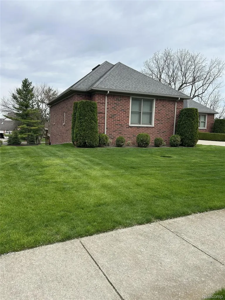 58548 Cory Lake Drive Washington Township MI 48094