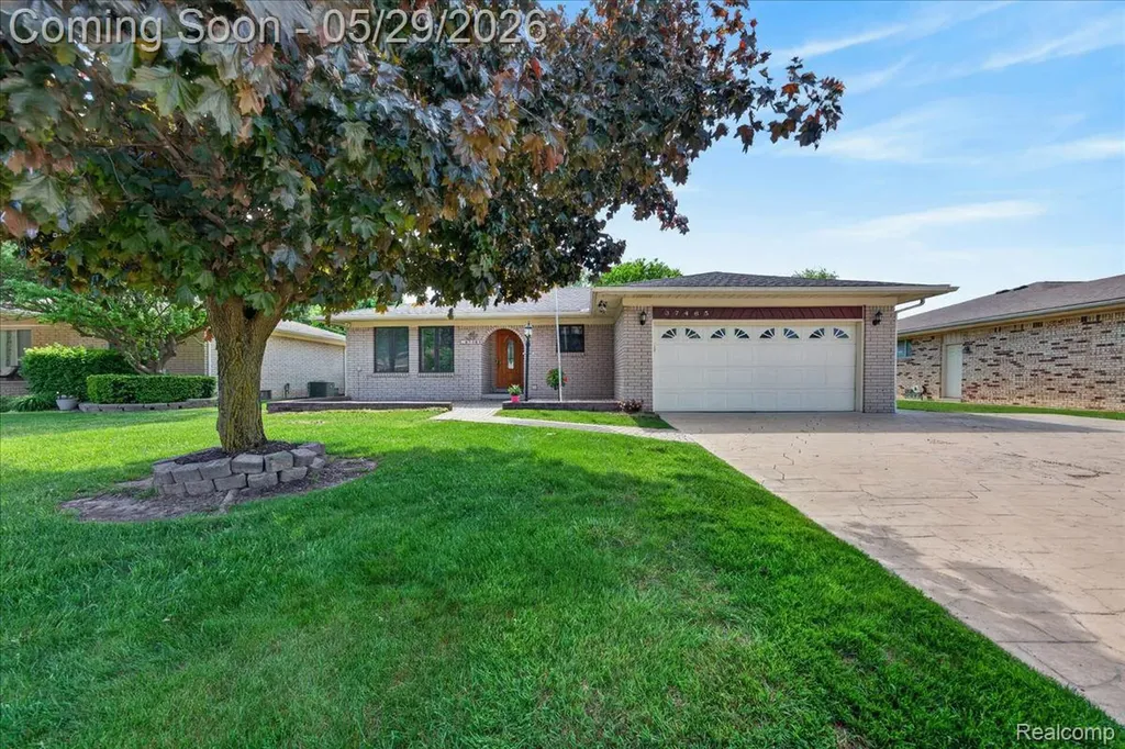 37465 Dundee Street Sterling Heights City MI 48310
