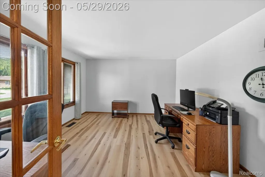 37465 Dundee Street Sterling Heights City MI 48310