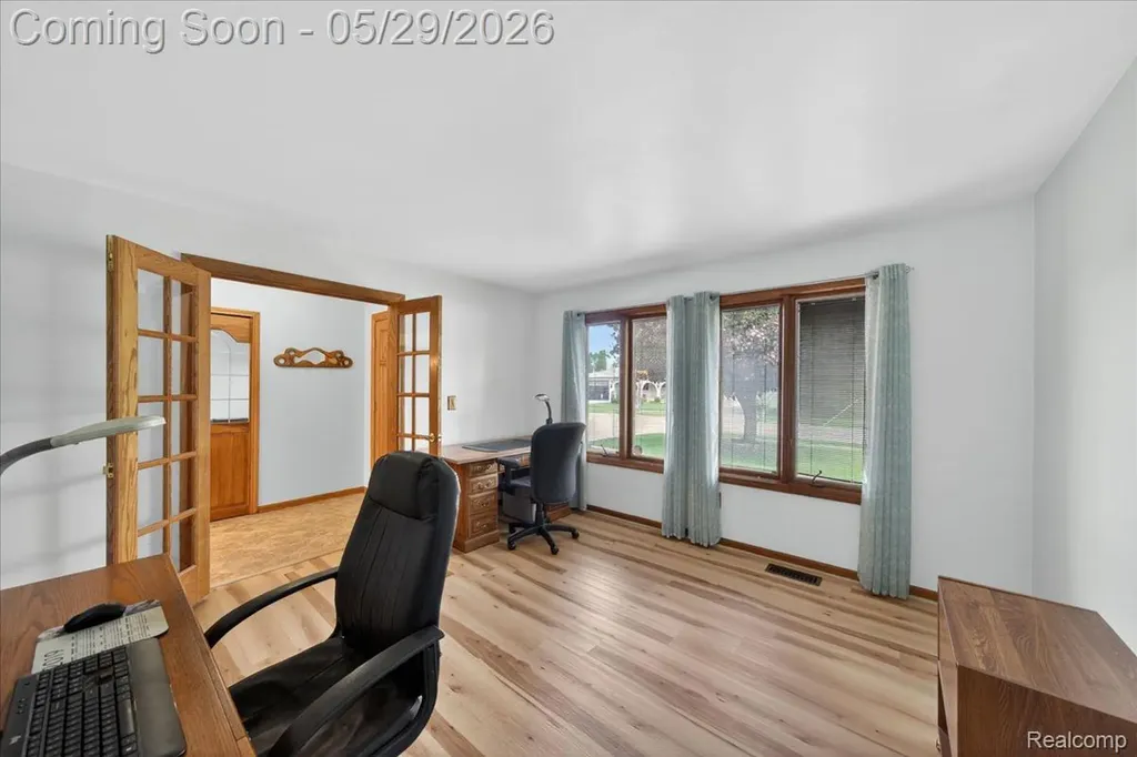 37465 Dundee Street Sterling Heights City MI 48310