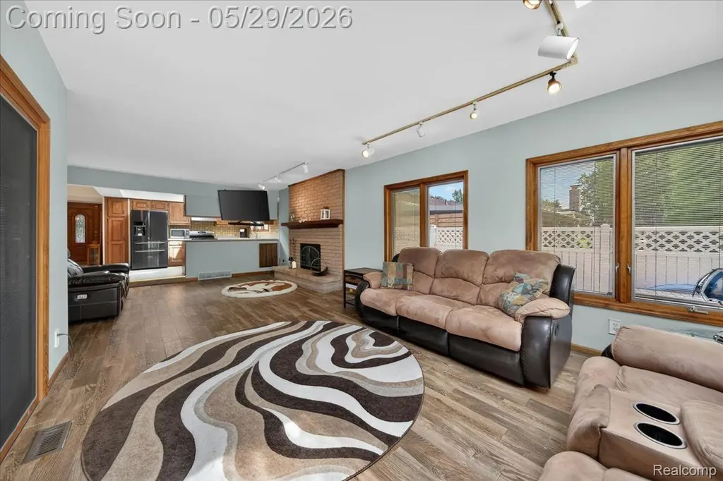 37465 Dundee Street Sterling Heights City MI 48310