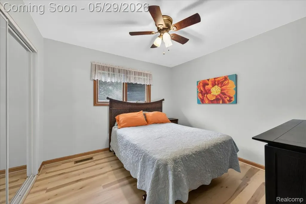 37465 Dundee Street Sterling Heights City MI 48310