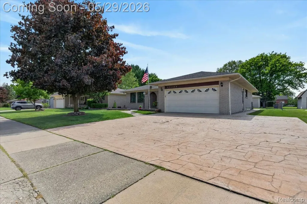 37465 Dundee Street Sterling Heights City MI 48310