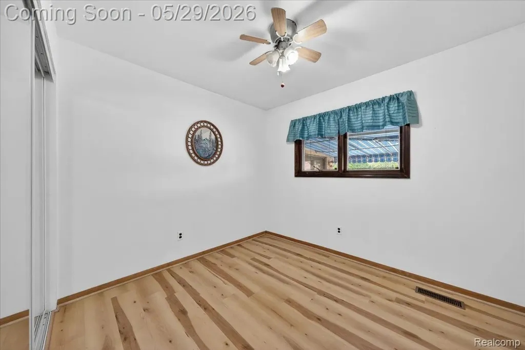 37465 Dundee Street Sterling Heights City MI 48310