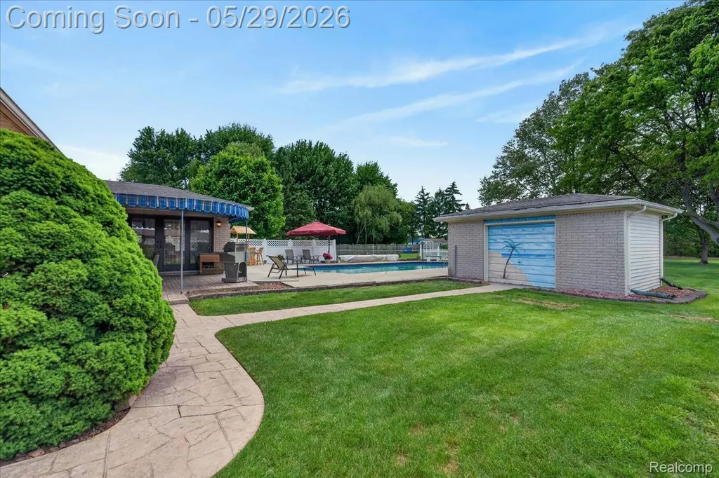 37465 Dundee Street Sterling Heights City MI 48310