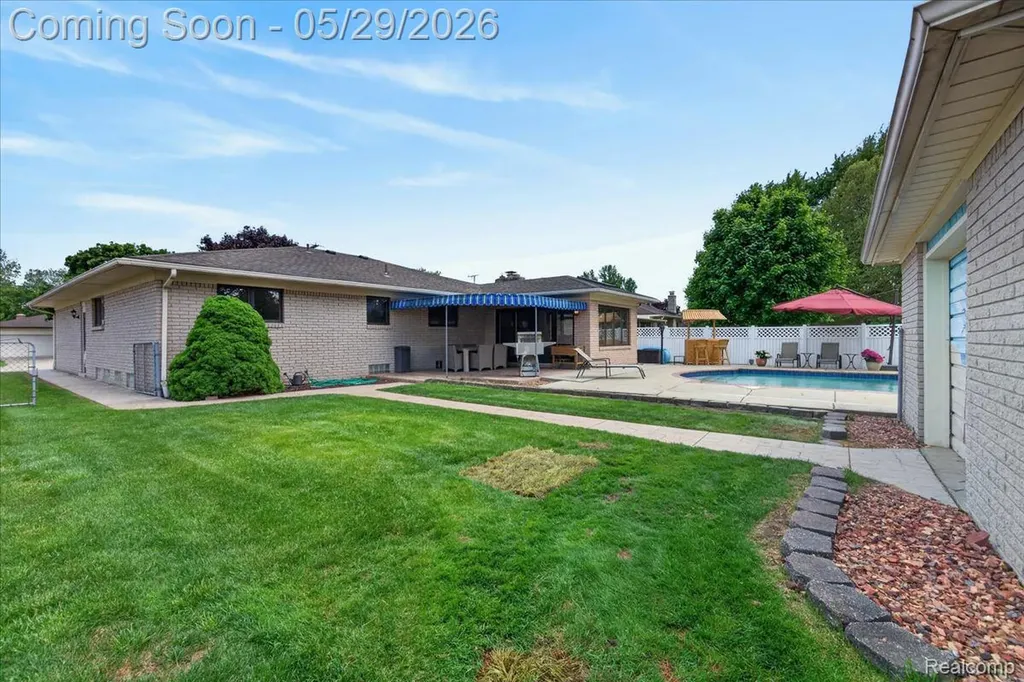 37465 Dundee Street Sterling Heights City MI 48310