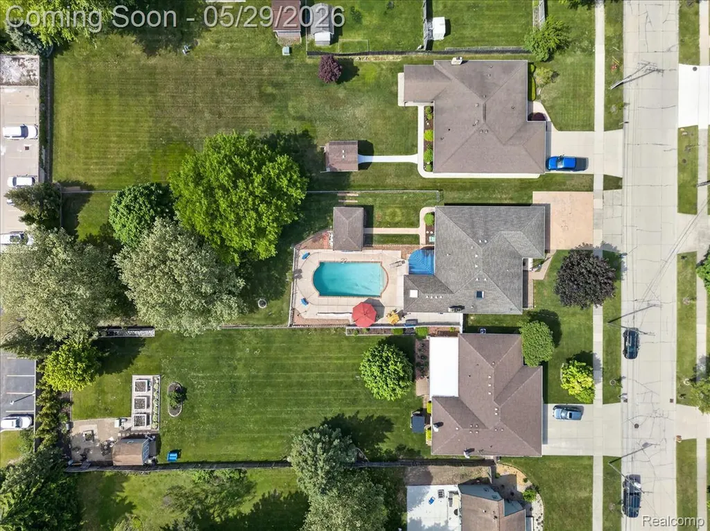 37465 Dundee Street Sterling Heights City MI 48310
