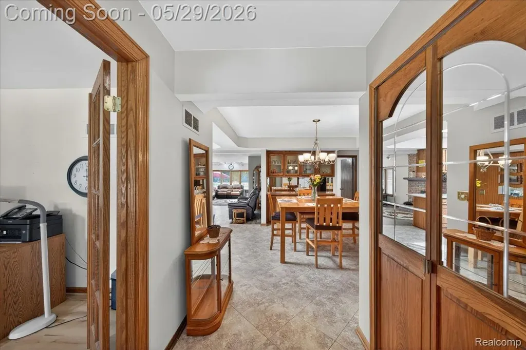 37465 Dundee Street Sterling Heights City MI 48310