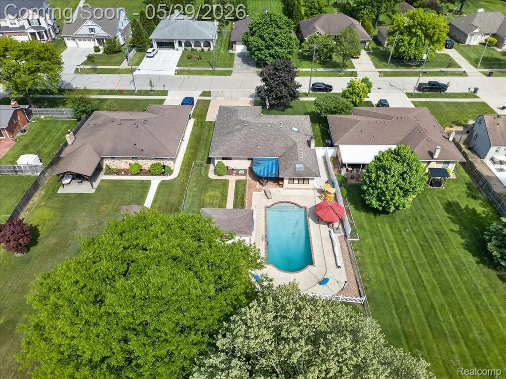 37465 Dundee Street Sterling Heights City MI 48310