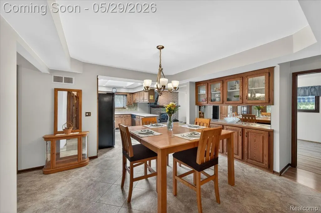 37465 Dundee Street Sterling Heights City MI 48310