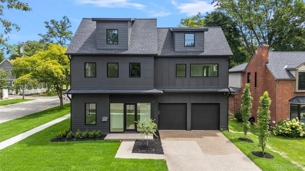 1723 Birmingham Boulevard Birmingham City MI 48009