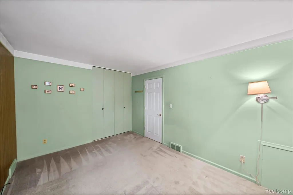 26916 Rouge River Drive Dearborn Heights City MI 48127