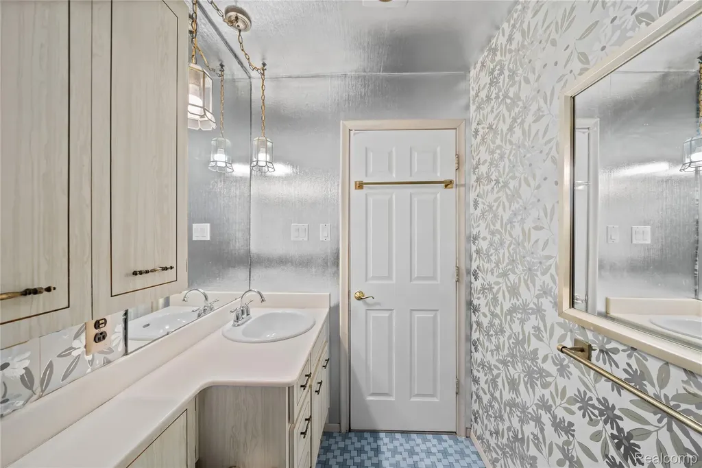 26916 Rouge River Drive Dearborn Heights City MI 48127