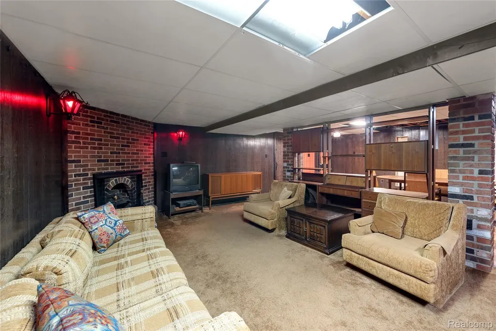 26916 Rouge River Drive Dearborn Heights City MI 48127