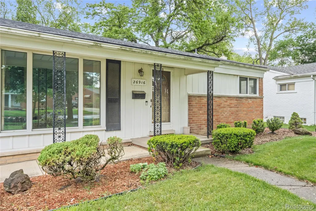 26916 Rouge River Drive Dearborn Heights City MI 48127