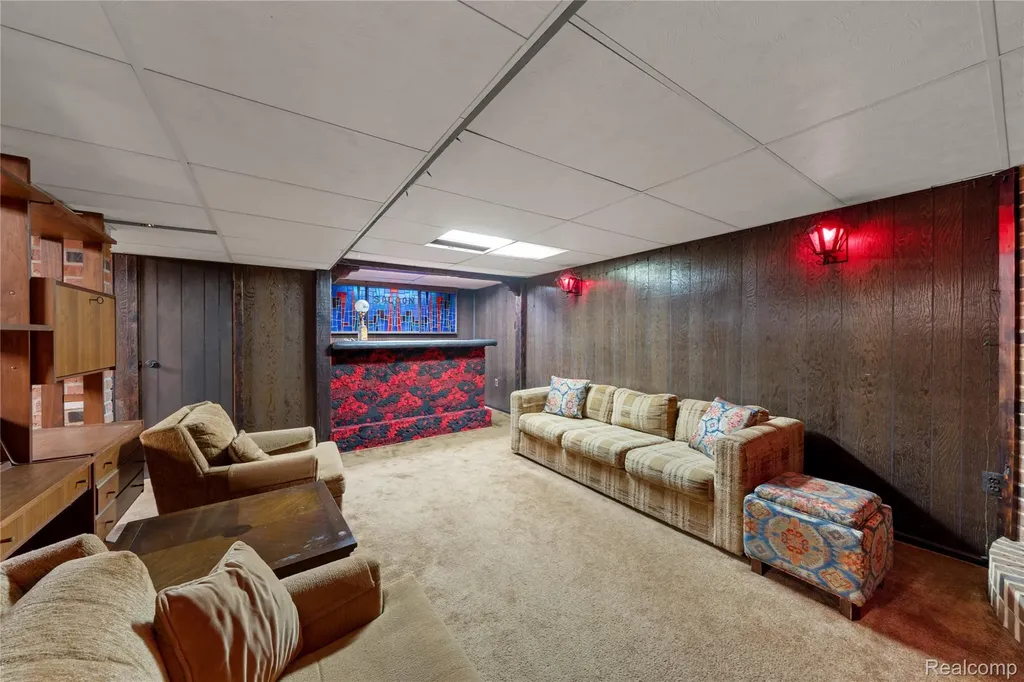 26916 Rouge River Drive Dearborn Heights City MI 48127