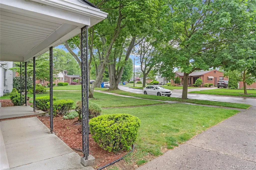 26916 Rouge River Drive Dearborn Heights City MI 48127