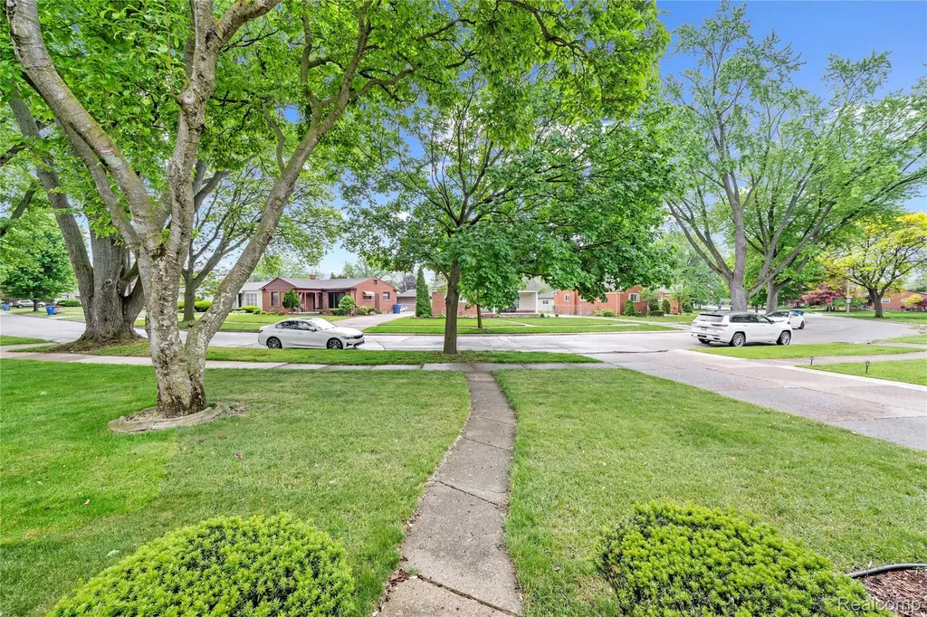 26916 Rouge River Drive Dearborn Heights City MI 48127