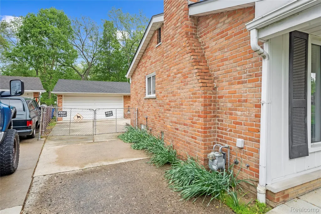 26916 Rouge River Drive Dearborn Heights City MI 48127