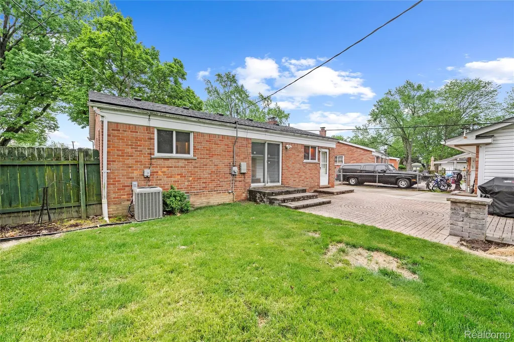 26916 Rouge River Drive Dearborn Heights City MI 48127