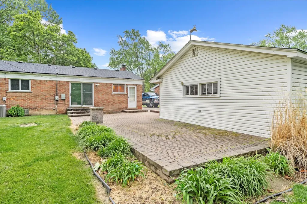 26916 Rouge River Drive Dearborn Heights City MI 48127