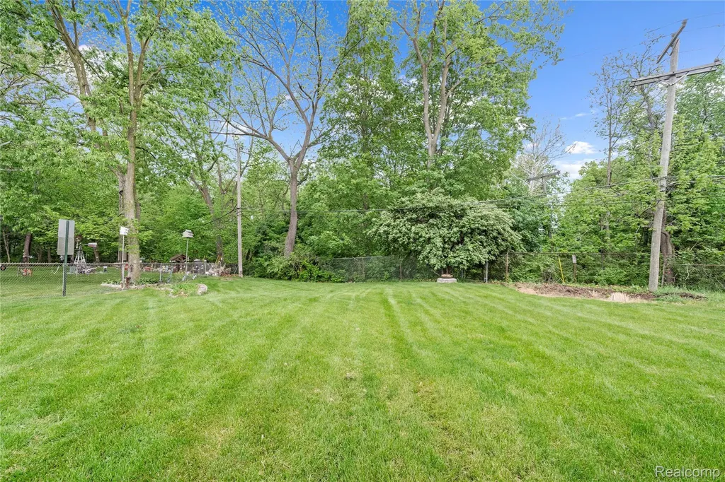 26916 Rouge River Drive Dearborn Heights City MI 48127