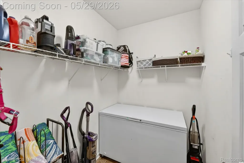10948 Bouldercrest Drive Green Oak Township MI 48178