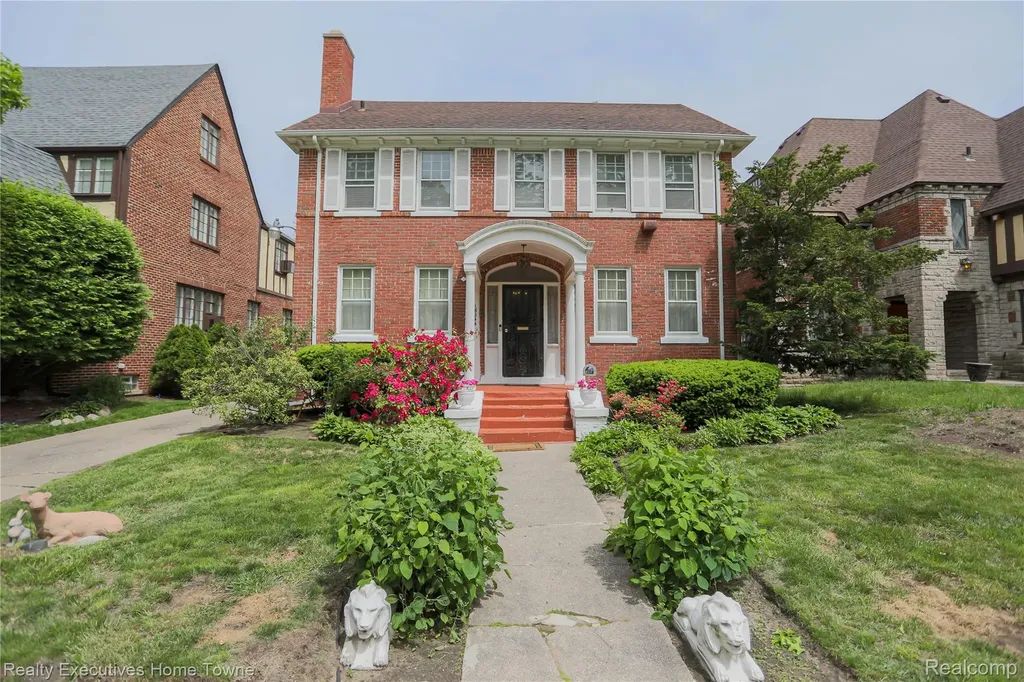 18244 Parkside Street Detroit City MI 48221