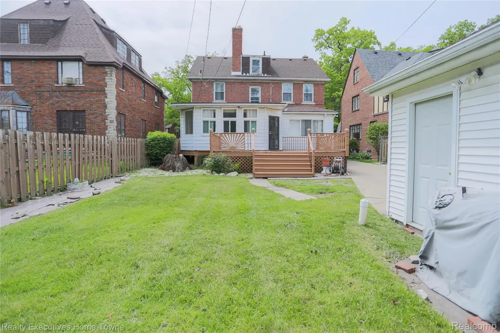 18244 Parkside Street Detroit City MI 48221