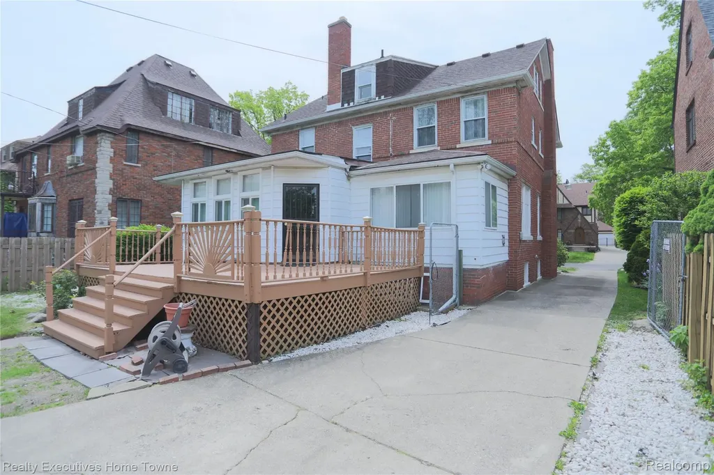 18244 Parkside Street Detroit City MI 48221