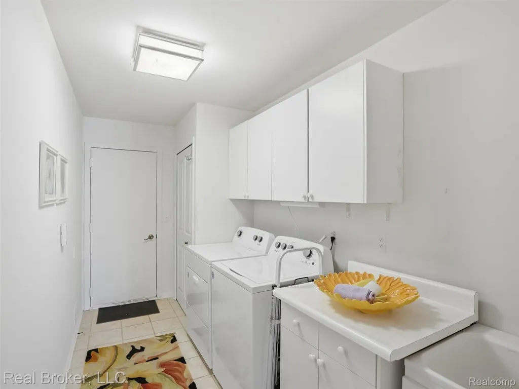 2710 Maitland Drive Ann Arbor City MI 48105