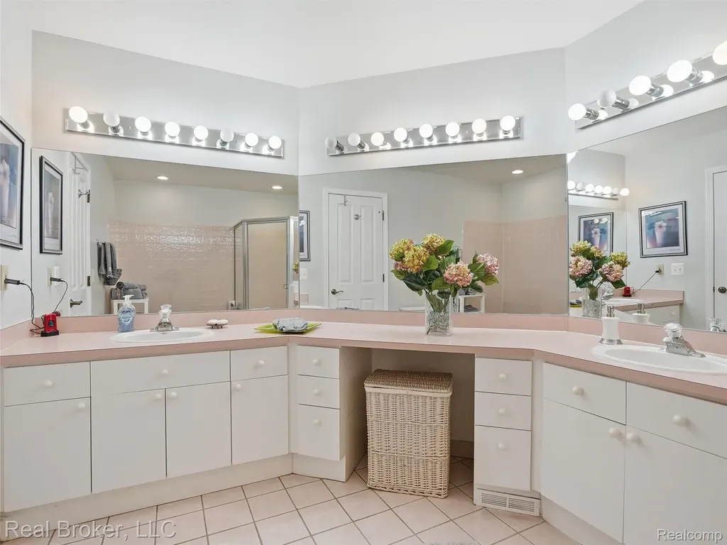 2710 Maitland Drive Ann Arbor City MI 48105