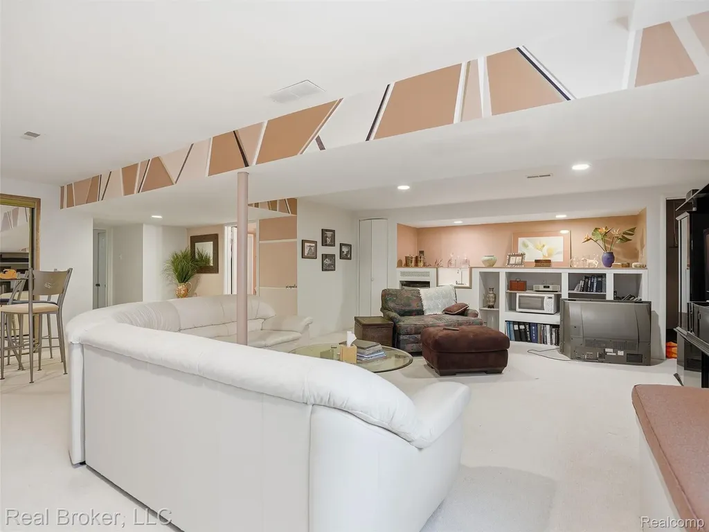 2710 Maitland Drive Ann Arbor City MI 48105
