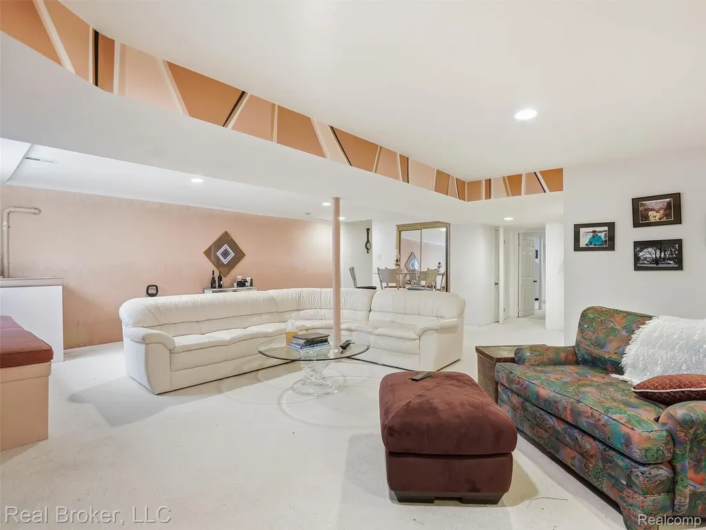 2710 Maitland Drive Ann Arbor City MI 48105
