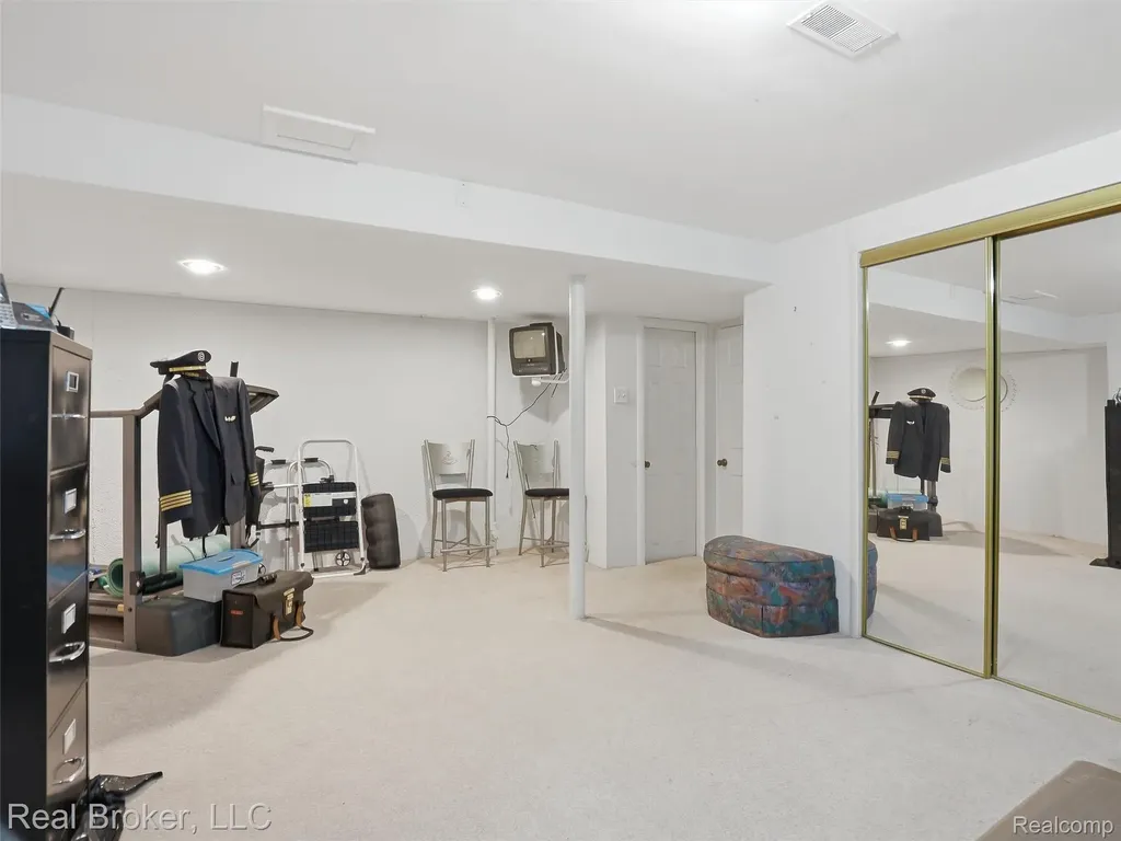 2710 Maitland Drive Ann Arbor City MI 48105