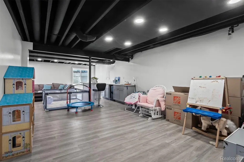 7810 N Central Park Shelby Charter Township MI 48317
