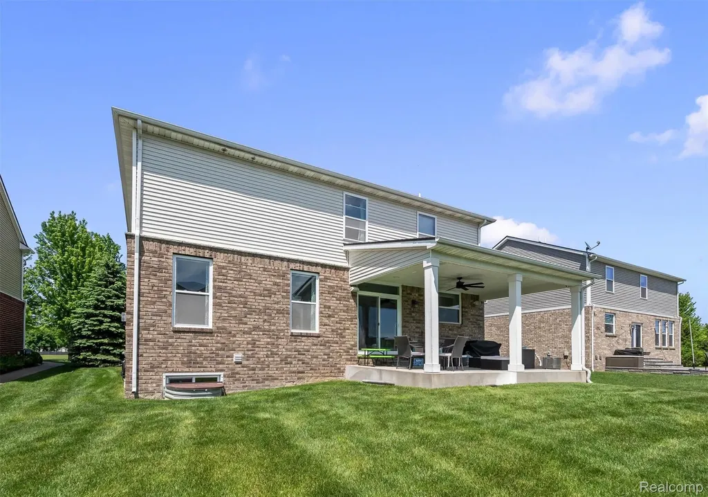 7810 N Central Park Shelby Charter Township MI 48317