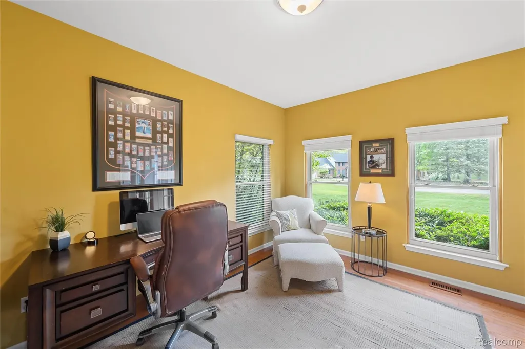 10099 Fernbrooke Drive Green Oak Township MI 48116