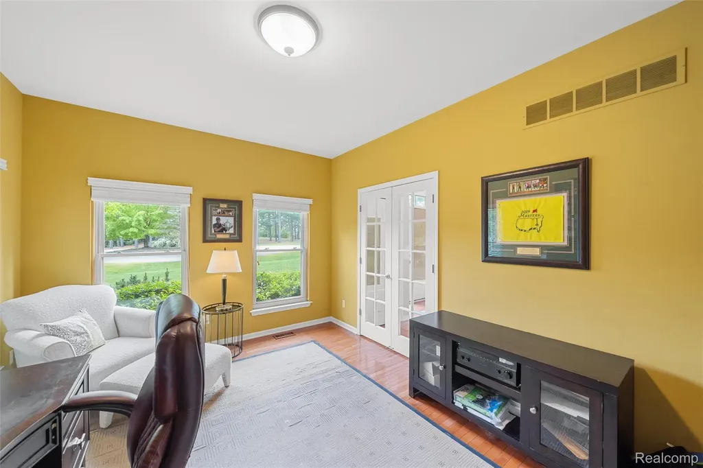 10099 Fernbrooke Drive Green Oak Township MI 48116