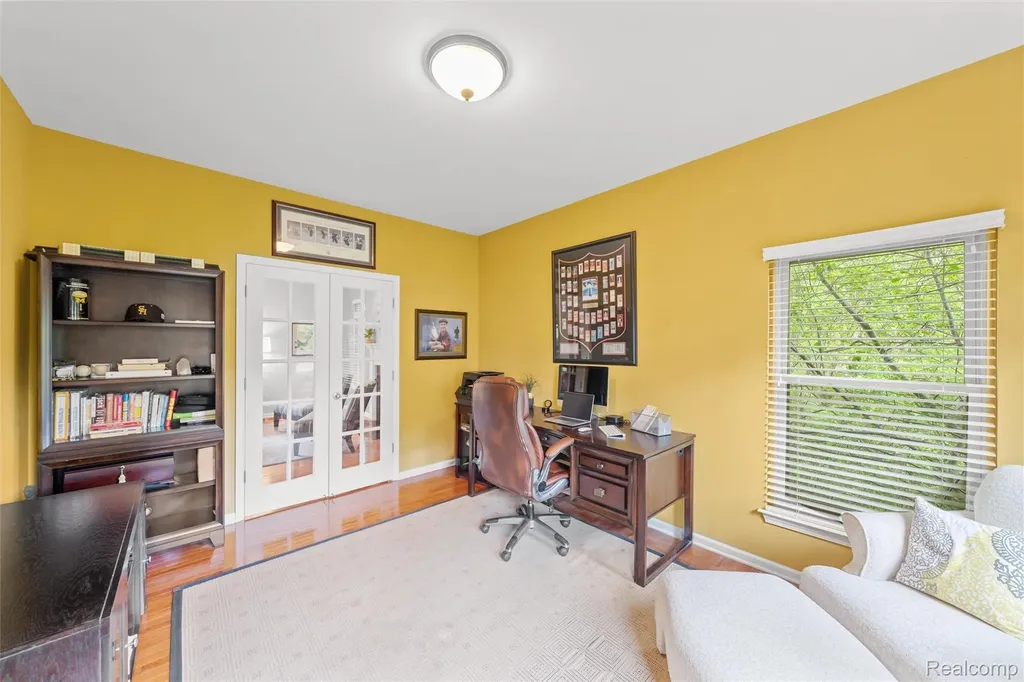 10099 Fernbrooke Drive Green Oak Township MI 48116